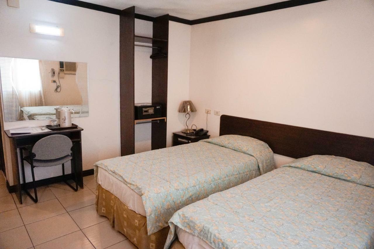 Crowne Garden Hotel Cebu Εξωτερικό φωτογραφία